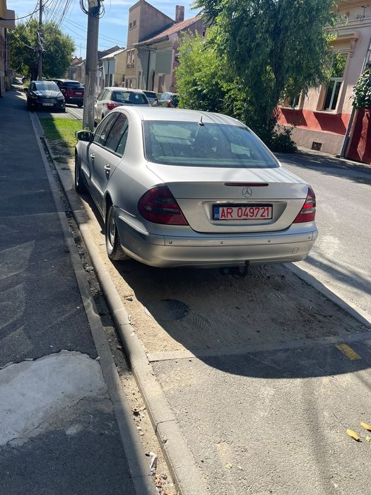Mercedes Benz E220