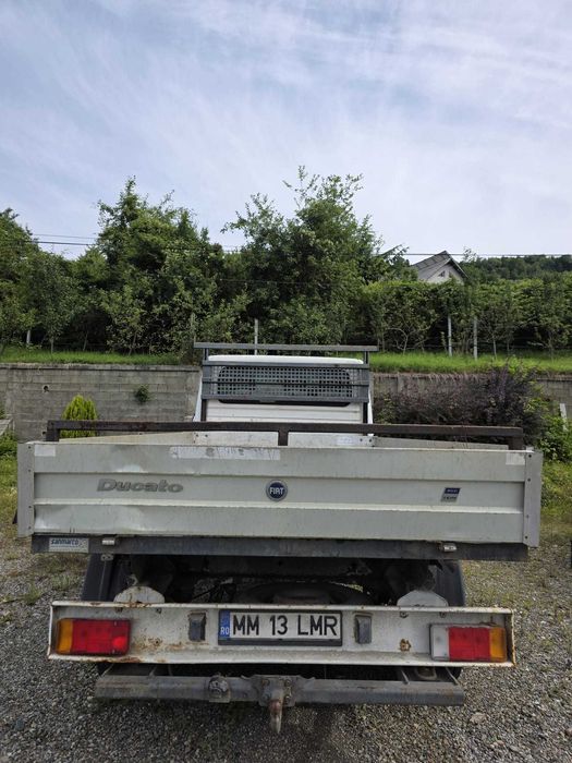 Autoutilitara FIAT DUCATO / motor 2.8 diesel / 3.5 tone / benă platou deschis / se conduce cu permis categoria B