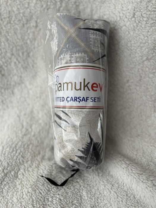 Чаршаф с ластик и калъфки