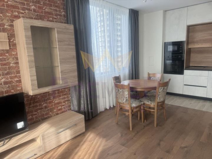 Дава се под наем Двустаен апартамент в Варна, Чайка - 68 кв.м за 900 € - Снимка #1