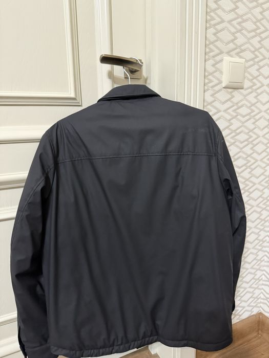 Ветровка от бренда ZARA