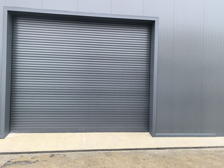 Ролетни и секционни врати