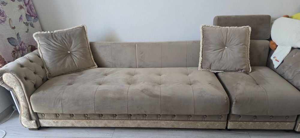 Продам комфортный велюровый диван