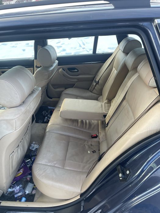 Se vinde bmw 530d facelift  193 cp. avariat in spate !!