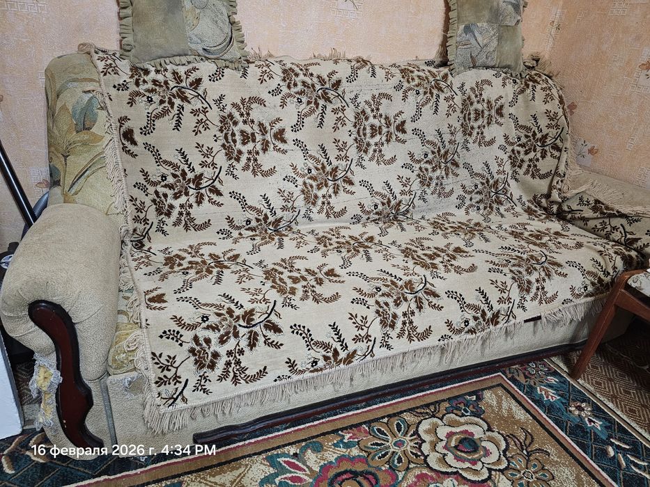 Диван и 2 кресла на дачу бесплатно