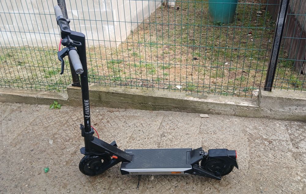 Vând trotineta electrica NAVEE