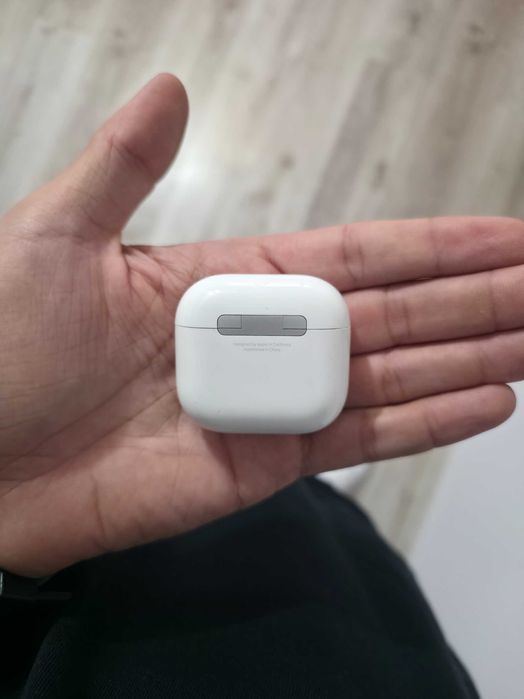 Apple AirPods 4 - Impecabile