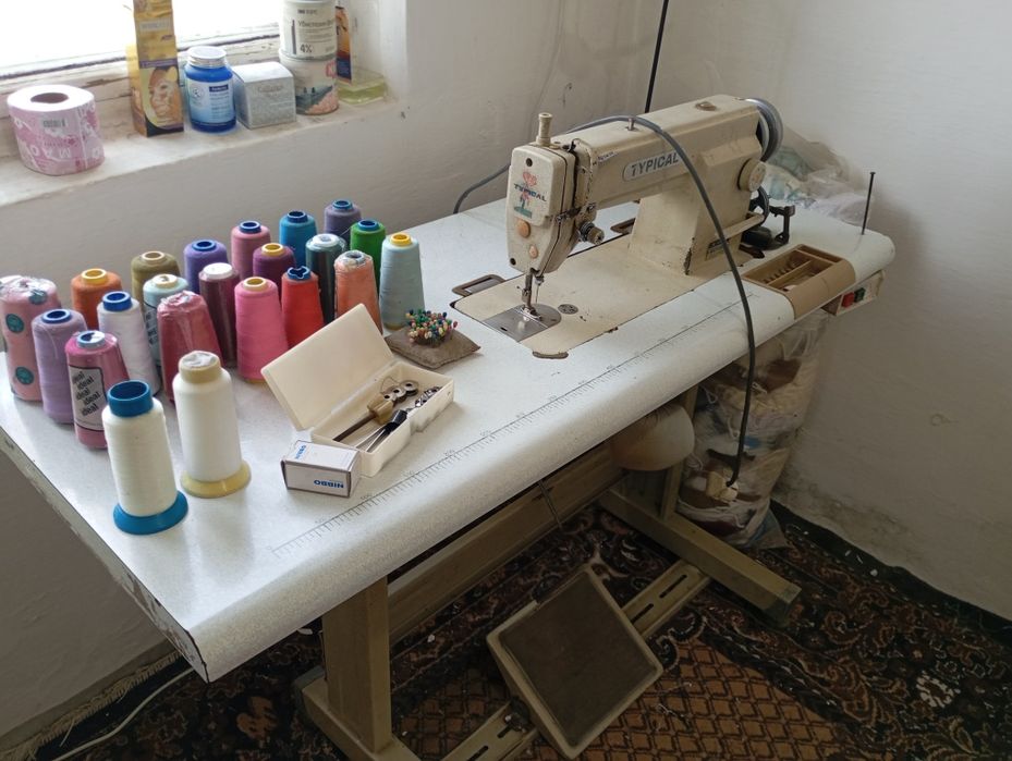 Продам швейную машинку