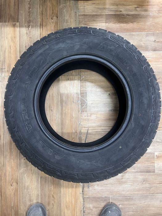 Продам Шины AT 265/65/17