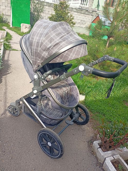 Коляска в отличном состоянии