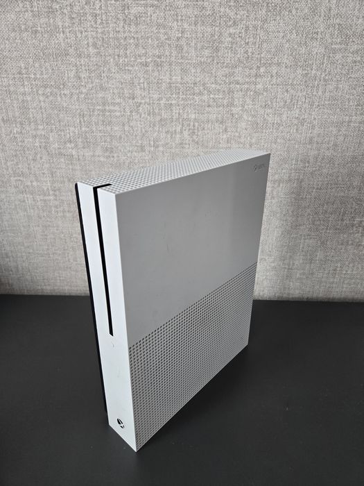 X boxs one s 1Tb