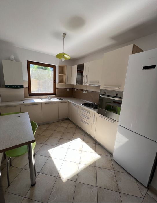 Inchiriez casa Bunloc