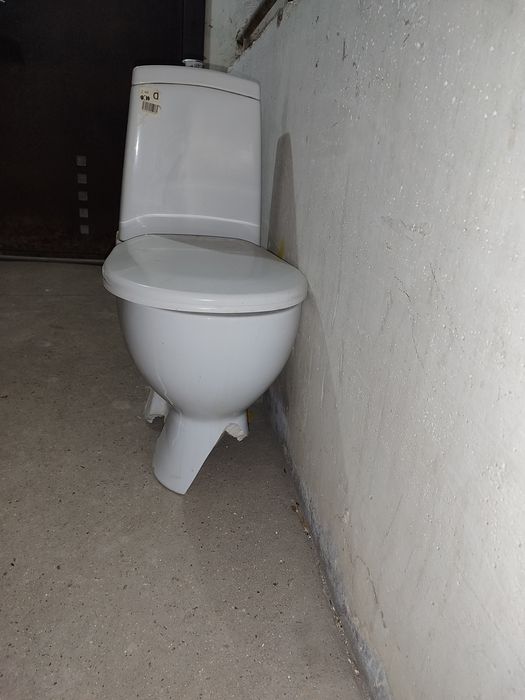 Унитаз тегін беріледі