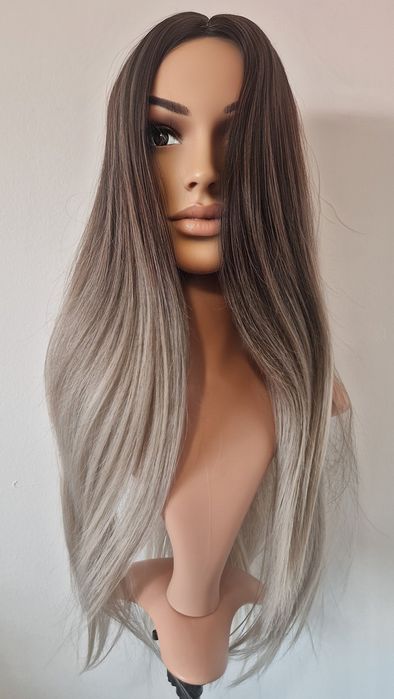 Перука омбре с тъмни корени и светли краища