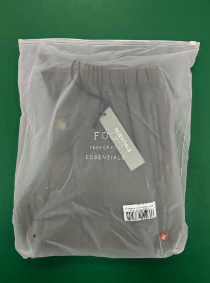 Pantaloni essential