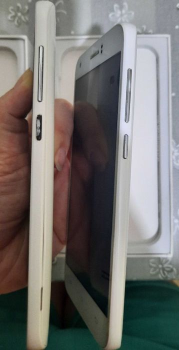 Продаю телефон на запчасти