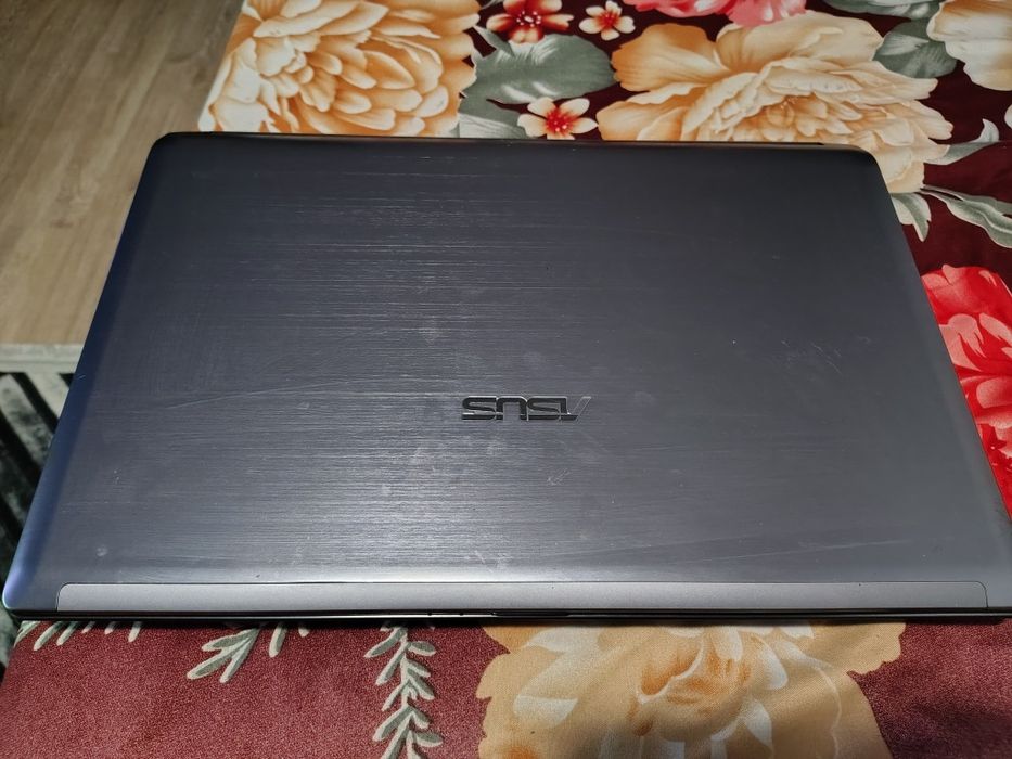 Laptop asus 17,3 inch