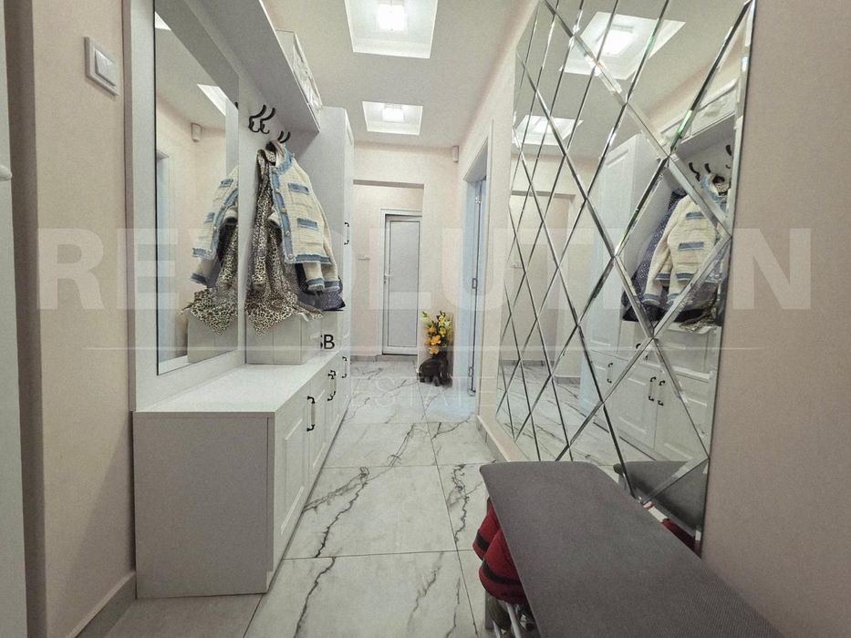 Продава се Тристаен апартамент в София, Света Троица - 84 кв.м за 1518 €/кв.м - Снимка #9