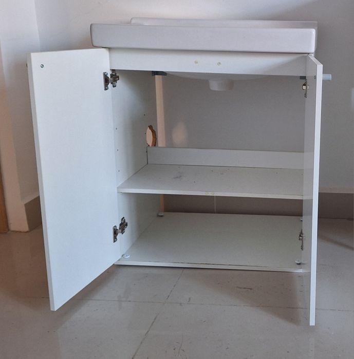 Продам раковину с тумбой