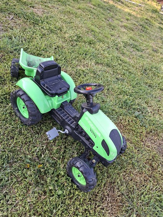 Tractor pentru joaca