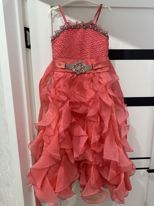 Платье для девочки на праздники