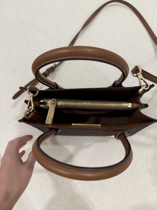 Продам оригинал Майкл корс