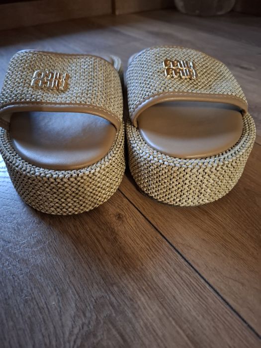 Дамски чехли на платформа