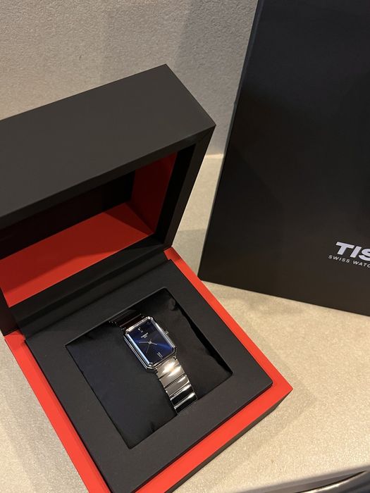 Луксозен дамски часовник TISSOT