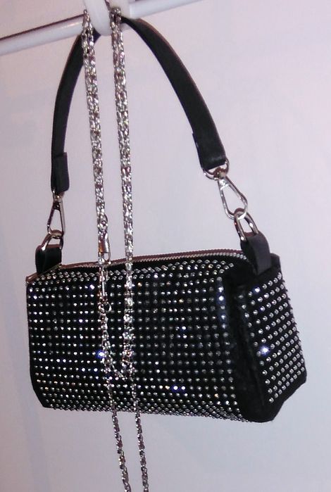 Елегантна дамска чантичка с инкрустирани камъчета