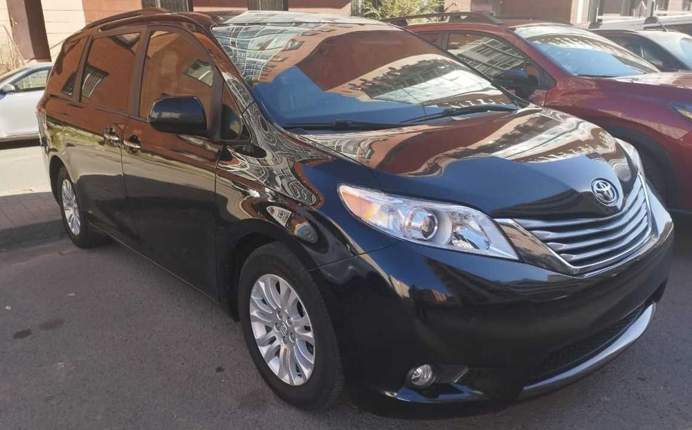 Toyota Sienna (L3) 2017 года