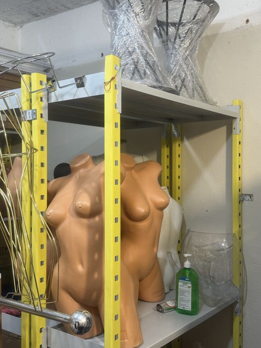 манекены торсы вешалки крючки все для магазина