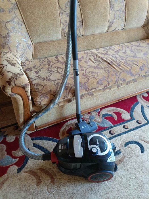Пылесос продам Bosch