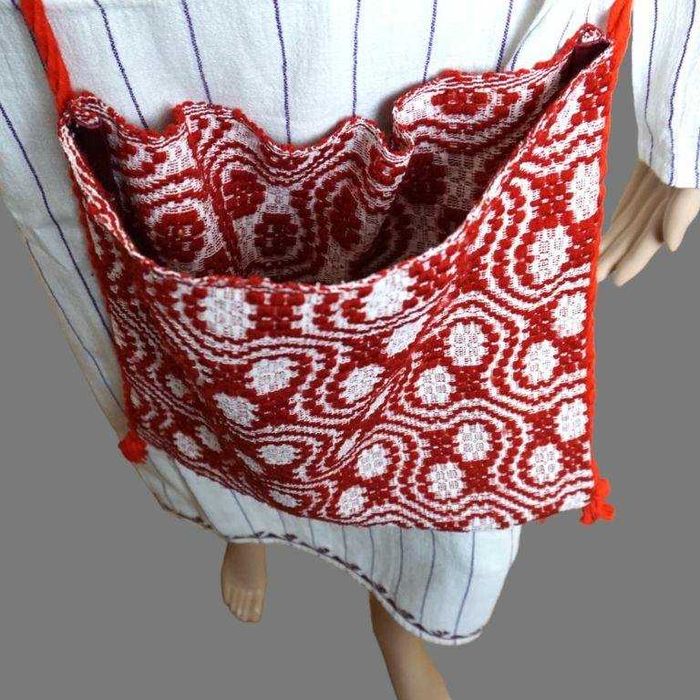 Traista traditionala veche lucrata manual
