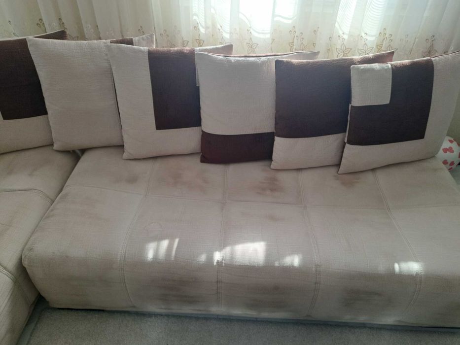 НАМАЛЕН! СПЕШНО! Ъглов диван с възглавници!
