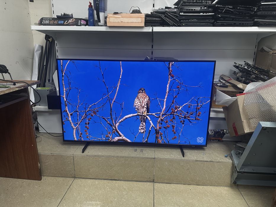 Продам смарт 4К телевизор Samsung ue50bu8000
