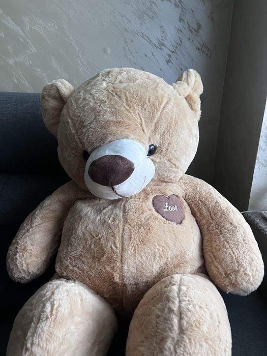 Голяма плюшена играчка