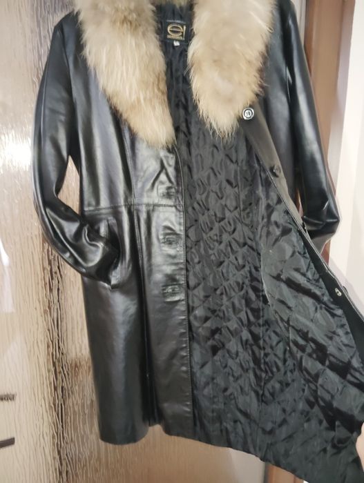 Vând jacheta de piele !