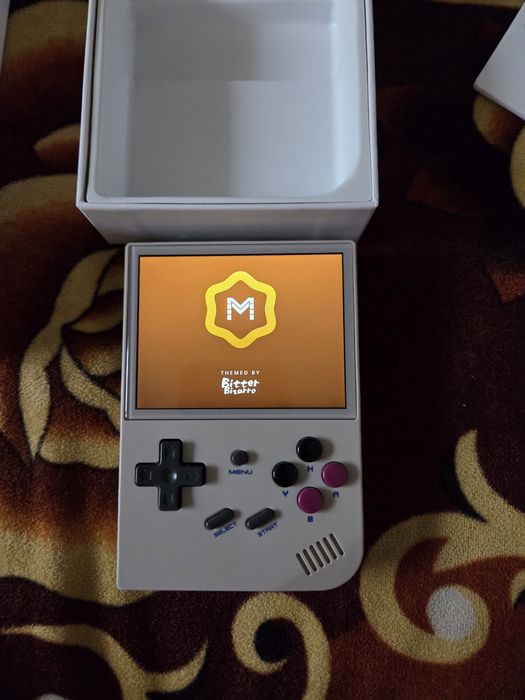 Consola Anbernic RG35XX (2024) – Custom OS (muOS) + Pachet complet de jocuri