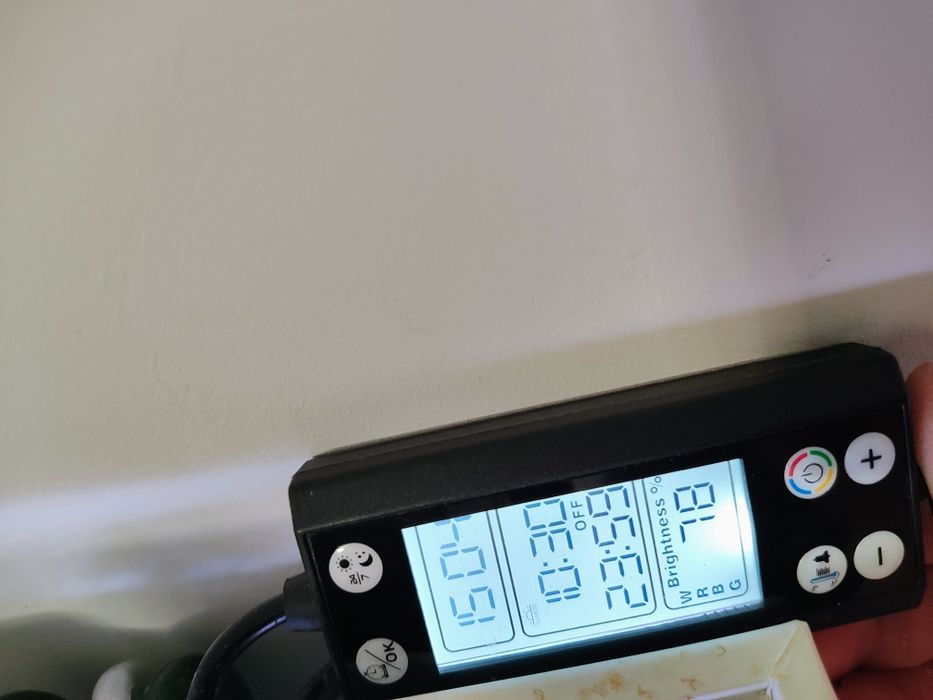 Аквариум eheim 240л с цялото оборудване и 9бр. Дискуси