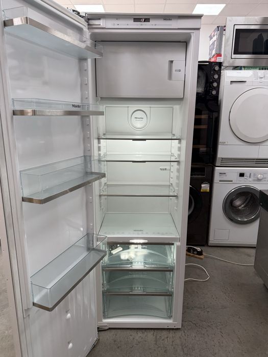 Хладилник и фризер за вграждане Miele