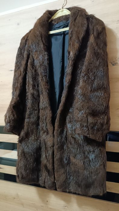 Палто от норка без забележки неразличимо от ново.