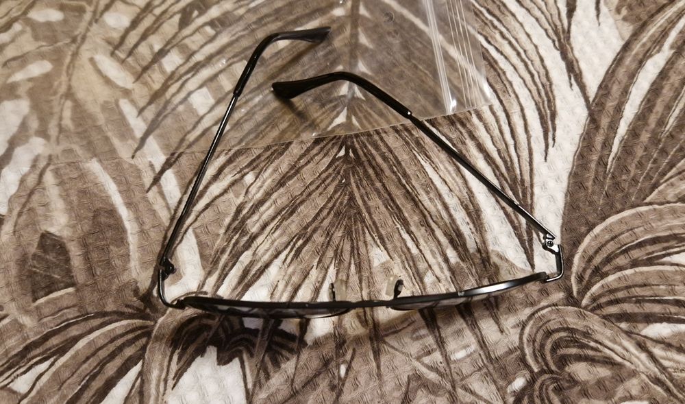 Очки солнцезащитные детские на 6-10 лет