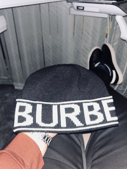 Шапка BURBERRY от магазина luxury_shop.kz01