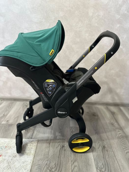 Продам коляску Doona