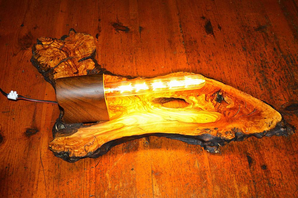 Страхотни дизайнерски лампи от маслиново дърво