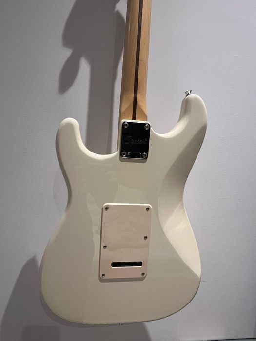Vând chitară electrică Squier Stratocaster