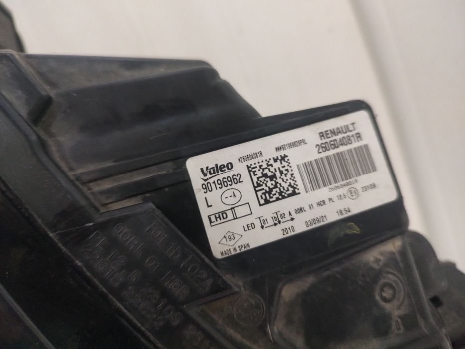 Far stânga Megan 4 facelif cod 260694081R