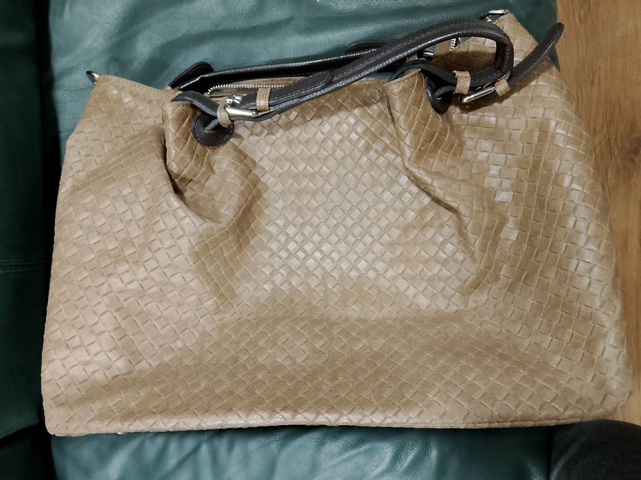 Продавам дамска чанта