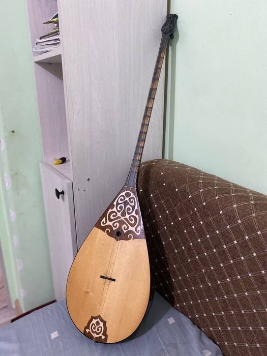 Кәсіби бұйра қайың домбыра