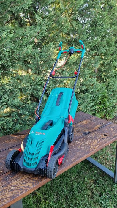 Masina electrica tuns iarba Bosch 37 cm